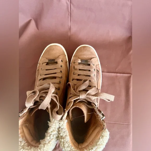 Ugg  Tan High-Top Sneakers rich tan , side zip, Ugg trim, women’s 7 - Picture 2 of 5